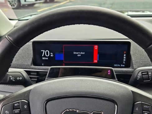 Used 2022 Ford Mustang Mach-E Premium image 33