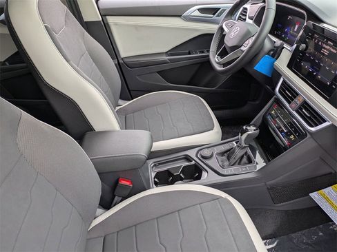 New 2026 Volkswagen Taos SE image 34
