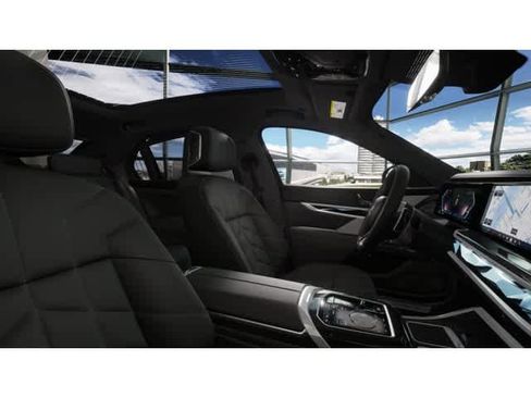New 2025 BMW 740i w/ Executive Package image 9