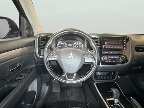 Used 2017 Mitsubishi Outlander SE FWD image 17