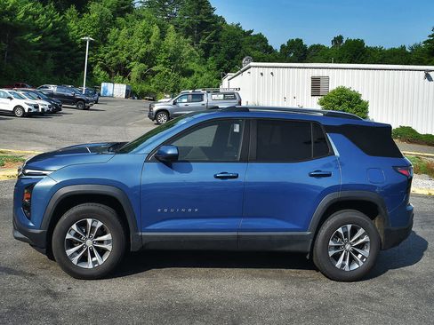 Used 2025 Chevrolet Equinox LT w/ Convenience Package II AWD/4WD image 4