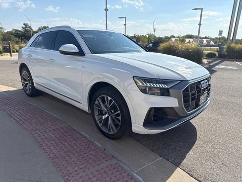 Used 2023 Audi Q8 Premium Plus AWD/4WD image 3