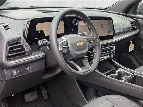 New 2026 Chevrolet Traverse LT w/ Sun and Wheel Package image 3