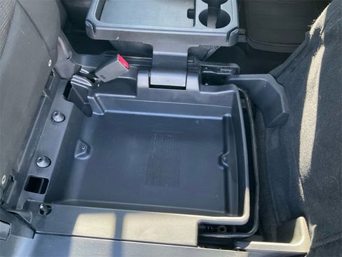 Used 2009 MAZDA MAZDA5 Sport image 18