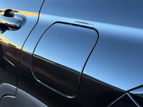 Used 2024 Toyota Corolla Cross LE image 17