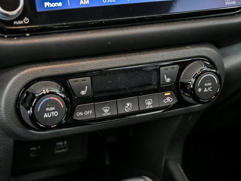 Used 2024 Nissan Kicks SR w/ SR Premium Package image 28