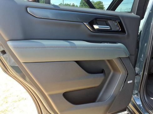 New 2026 GMC Yukon AT4 w/ AT4 Preferred Package AWD/4WD image 18