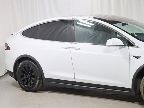 Used 2020 Tesla Model X Long Range image 3
