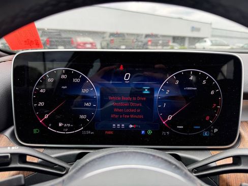 Used 2025 Mercedes-Benz C 300 4MATIC Sedan image 10