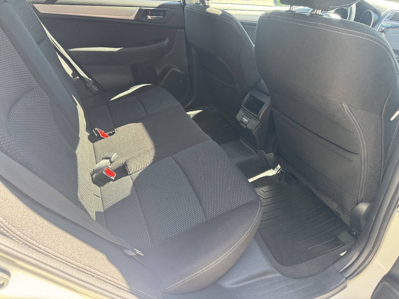 Used 2018 Subaru Outback 2.5i Premium AWD/4WD image 12