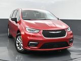 New 2026 Chrysler Pacifica Select image 2