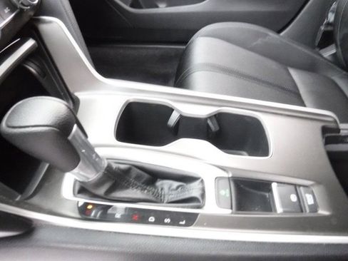 Used 2019 Honda Accord EX image 17