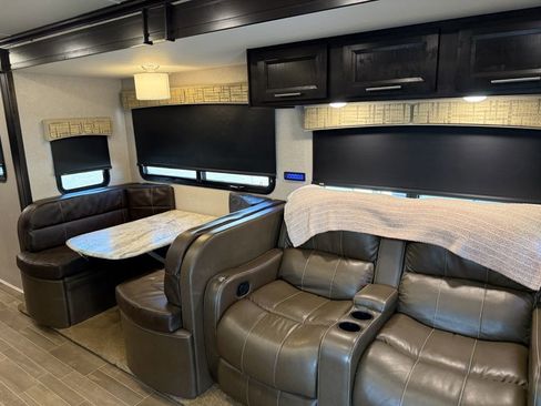 Used 2018 RAM 5500 SLT w/ Quick Order Package 29G SLT image 51