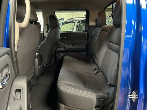 Used 2024 Nissan Frontier SV w/ Technology Package AWD/4WD image 21