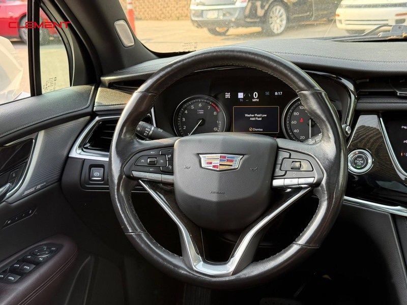 Used 2023 Cadillac XT6 Premium Luxury w/ Technology Package AWD/4WD image 17