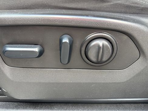 Used 2022 Chevrolet Silverado 3500 LT w/ Convenience Package image 25