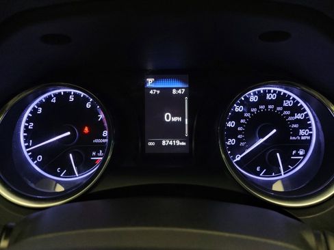 Used 2020 Toyota Camry SE image 23