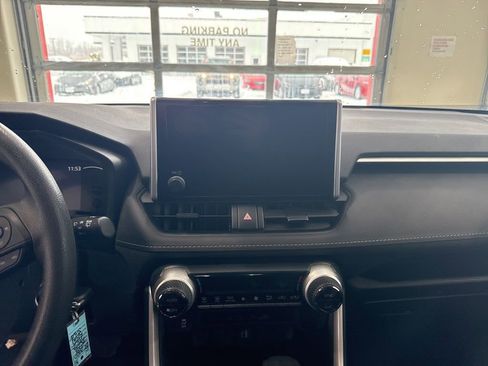 Used 2023 Toyota RAV4 LE image 21