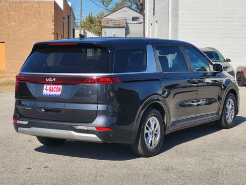 Used 2022 Kia Carnival LX image 6