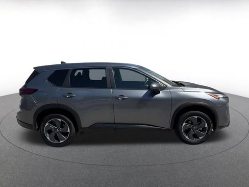 Used 2025 Nissan Rogue SV FWD image 13