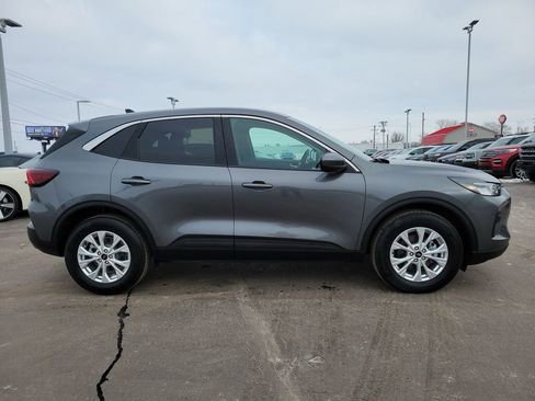 Certified 2023 Ford Escape Active w/ Tech Pack #2 image 3