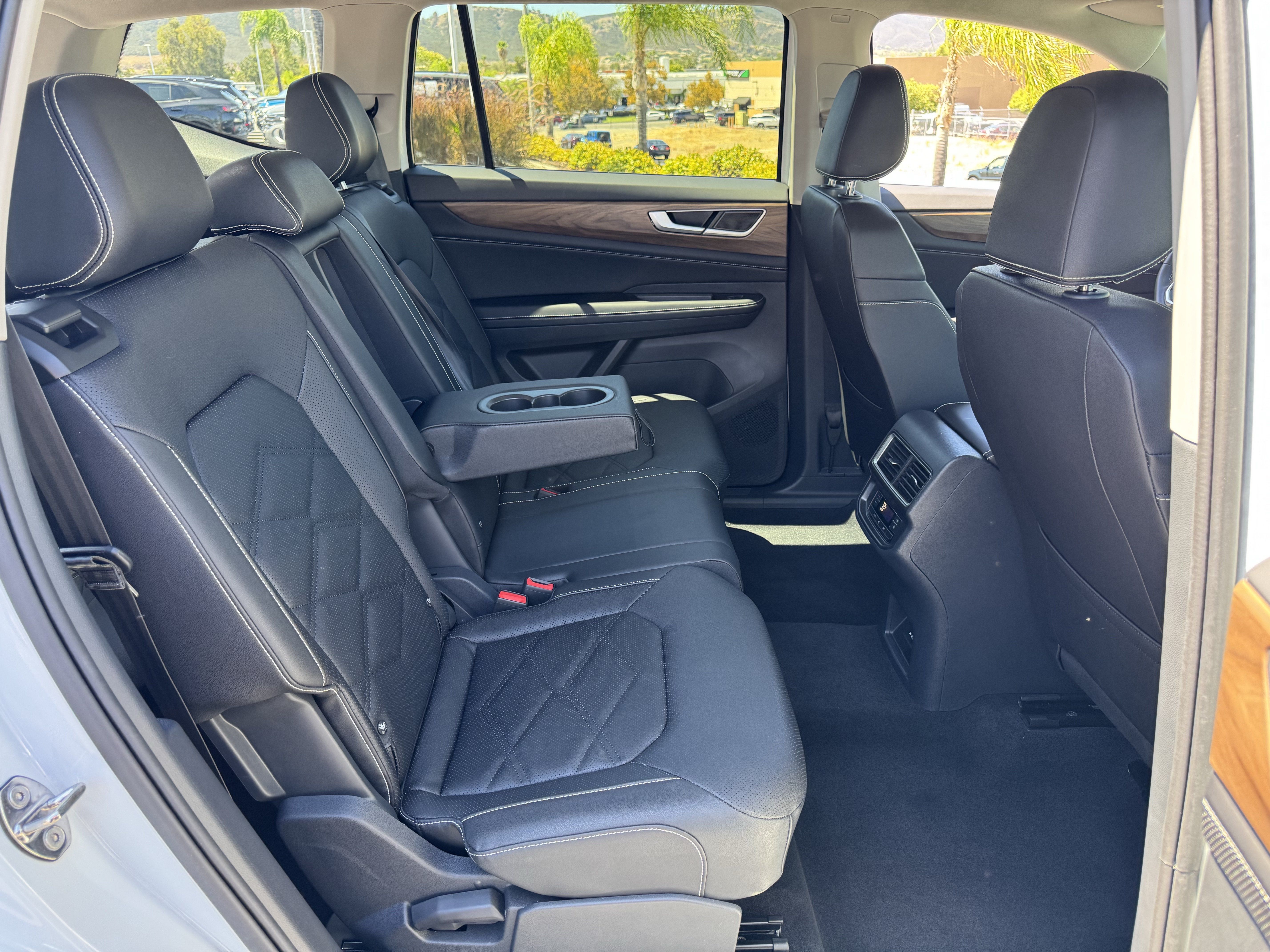 Used 2026 Volkswagen Atlas SE FWD image 33