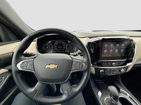 Used 2023 Chevrolet Traverse Premier image 14