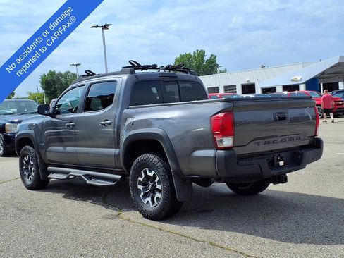 Used 2016 Toyota Tacoma TRD Off-Road w/ Towing Package AWD/4WD image 8