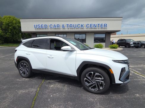 Used 2025 Hyundai Tucson Limited AWD/4WD image 27