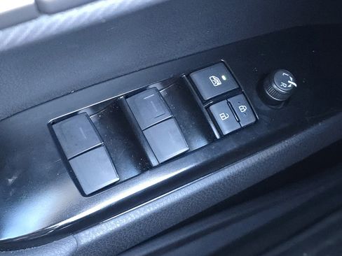 Used 2025 Toyota Camry SE image 13