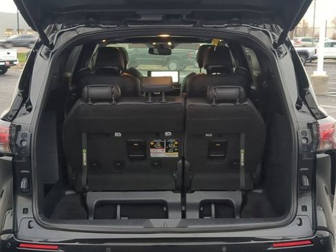 Certified 2025 Toyota Sienna Platinum image 18