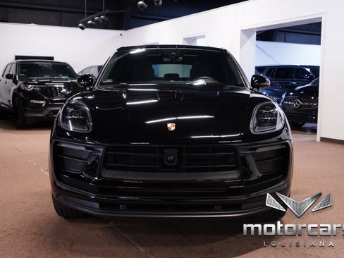 Used 2024 Porsche Macan w/ Premium Plus Package AWD/4WD image 2