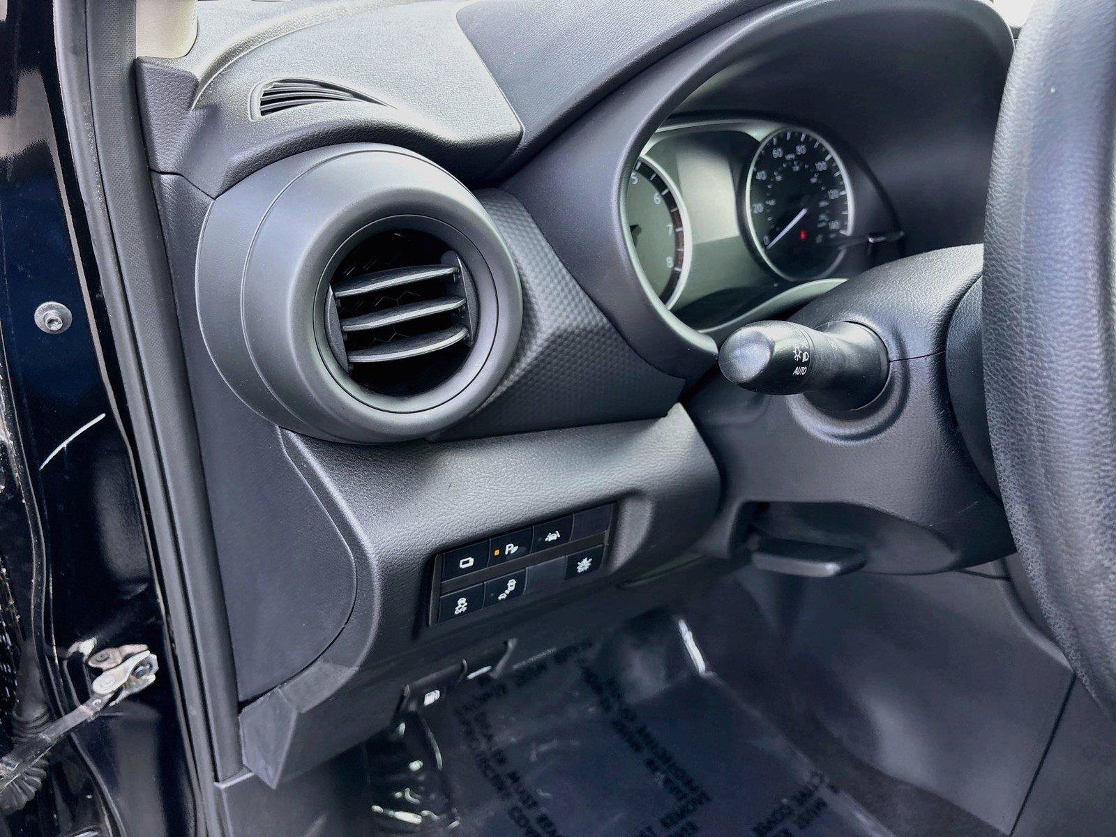Used 2021 Nissan Kicks S FWD image 11