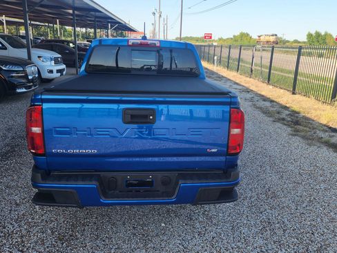 Used 2022 Chevrolet Colorado LT w/ LT Convenience Package AWD/4WD image 8