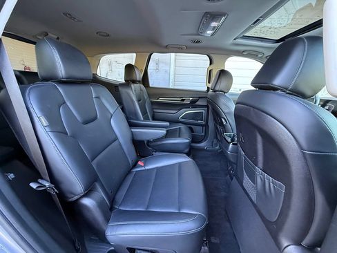 Used 2025 Kia Telluride S AWD/4WD image 42