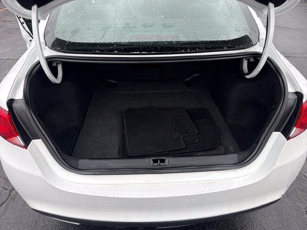 Used 2015 Chrysler 200 S w/ Comfort Group FWD image 29