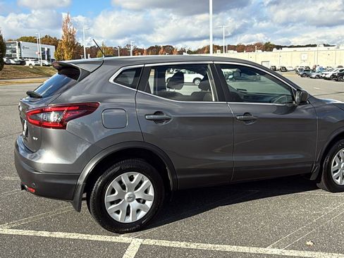 Used 2020 Nissan Rogue Sport S image 5