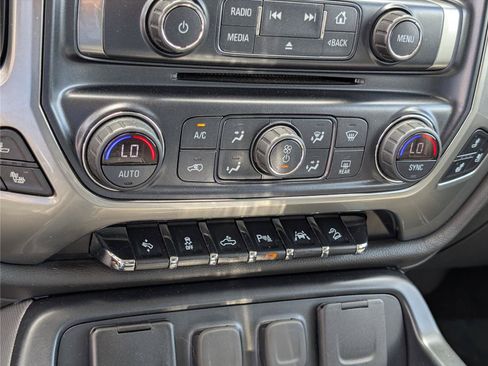 Used 2018 Chevrolet Silverado 1500 LTZ Z71 w/ LTZ Plus Package AWD/4WD image 28