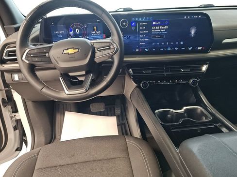 Used 2024 Chevrolet Traverse LS FWD image 10