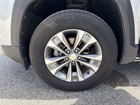 Used 2025 Chevrolet Equinox LT FWD image 32