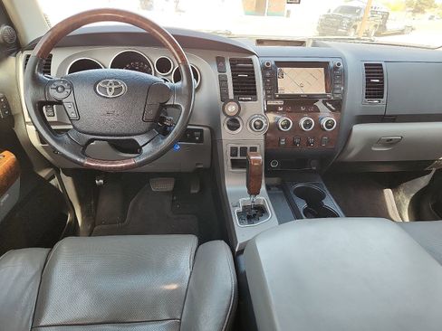 Used 2013 Toyota Tundra Platinum image 12