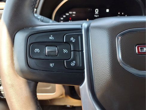Used 2023 GMC Yukon SLT w/ SLT Luxury Package AWD/4WD image 22