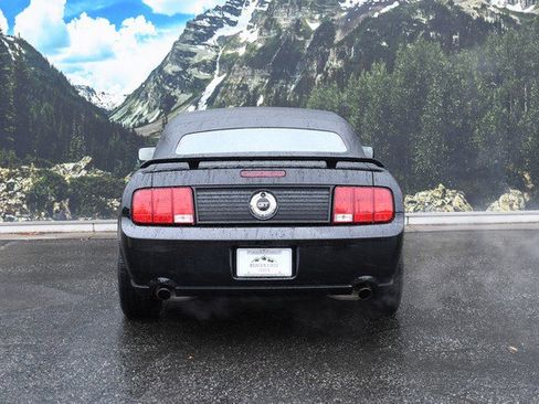 Used 2005 Ford Mustang GT Premium image 10
