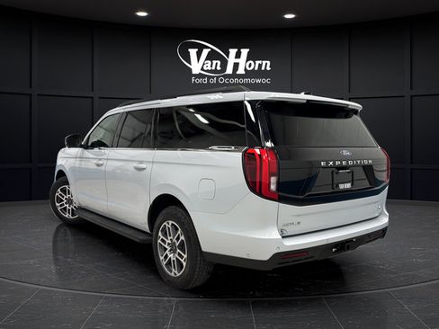 Used 2025 Ford Expedition Max Active AWD/4WD image 5