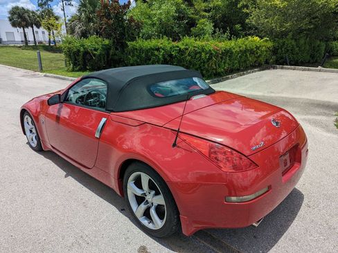 Used 2007 Nissan 350Z Touring image 4