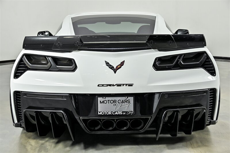 Used 2019 Chevrolet Corvette Z06 RWD image 8