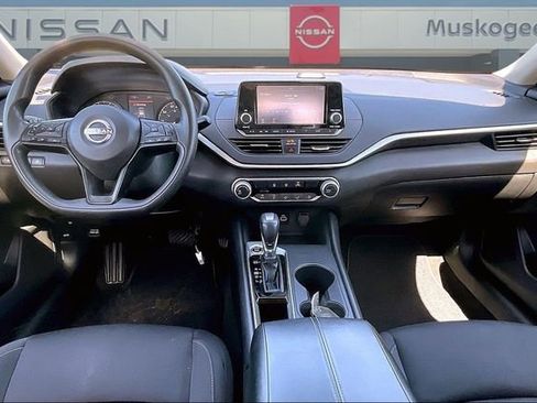 Used 2023 Nissan Altima 2.5 S FWD image 7