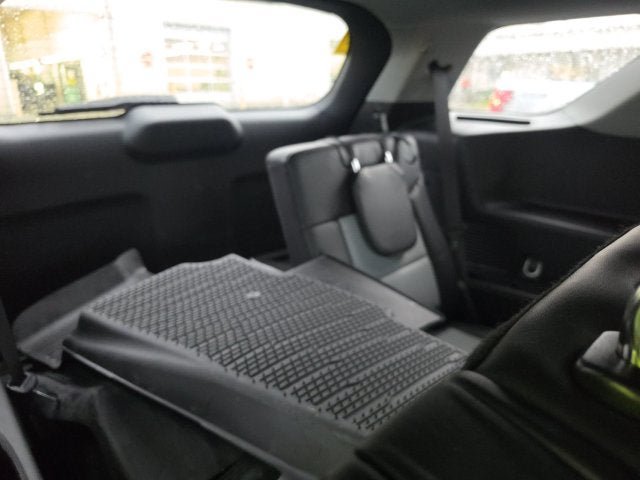 Used 2023 Ford Explorer XLT w/ Equipment Group 202A AWD/4WD image 9