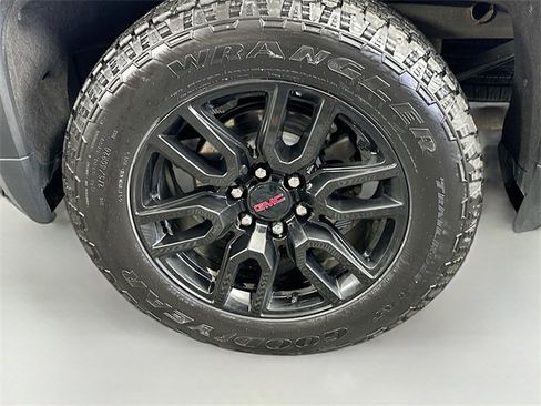 Used 2023 GMC Sierra 1500 Elevation image 29