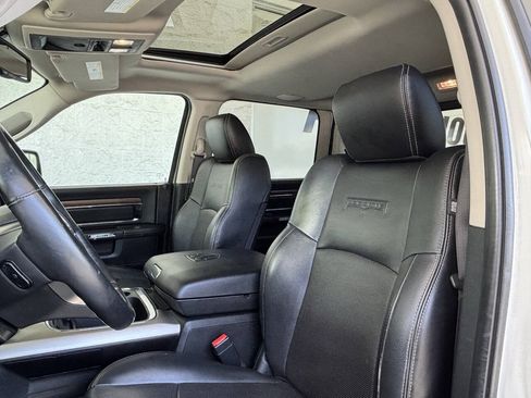 Used 2016 RAM 1500 Laramie w/ Convenience Group AWD/4WD image 17